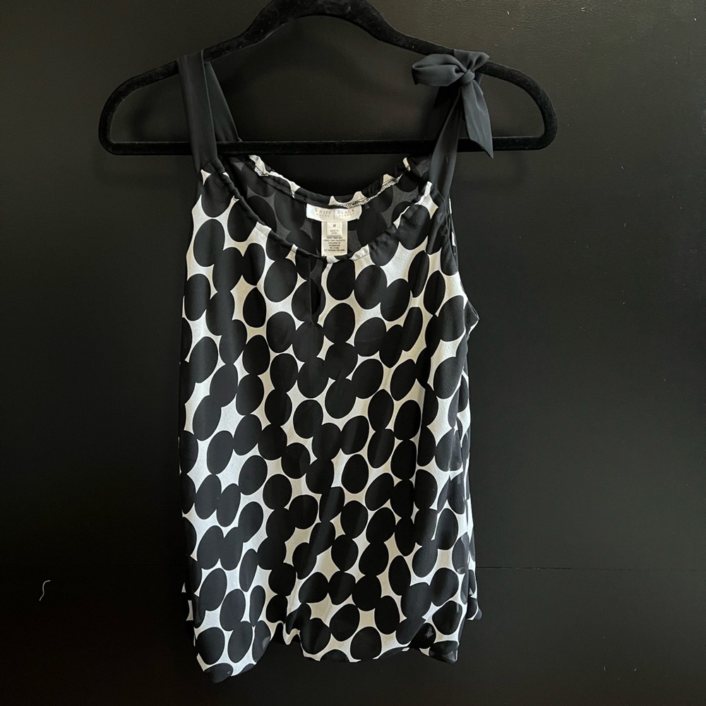 White House Black Market Monochrome Oval Print Top